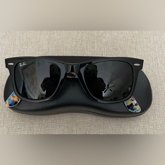 Ray-ban Wayfarer Sunglasses. Pre-loved. - Picture 8 of 14